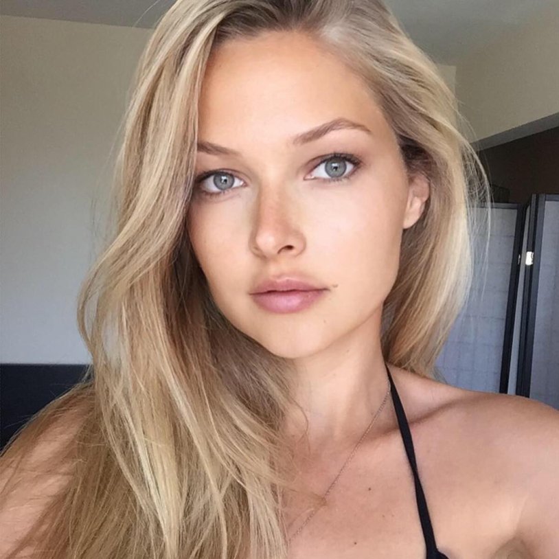 Ashley Smower Model21+