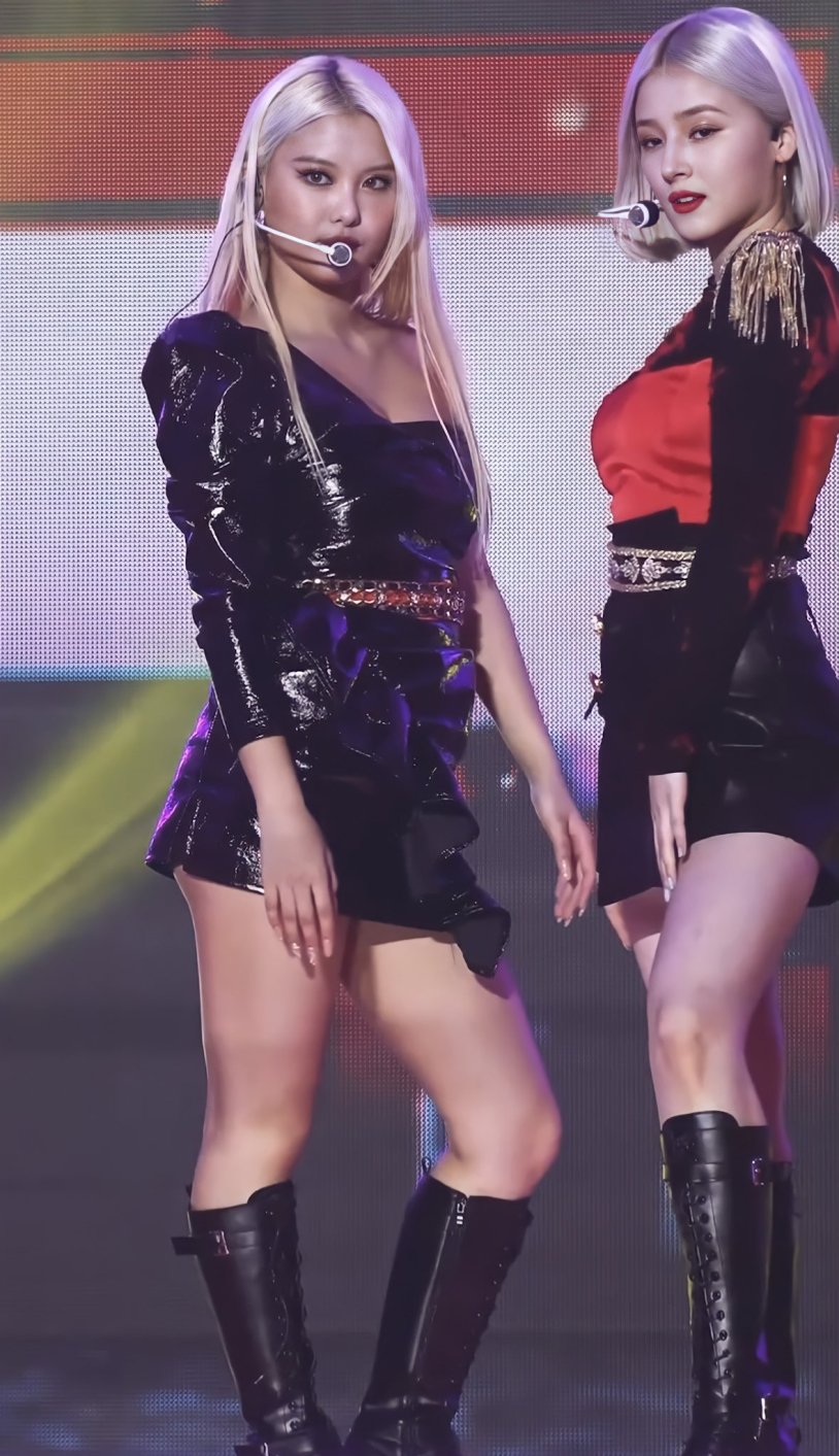 Nancy Momoland Tanpa Busana