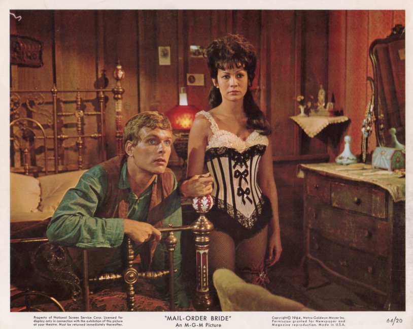 Closed group in a public page