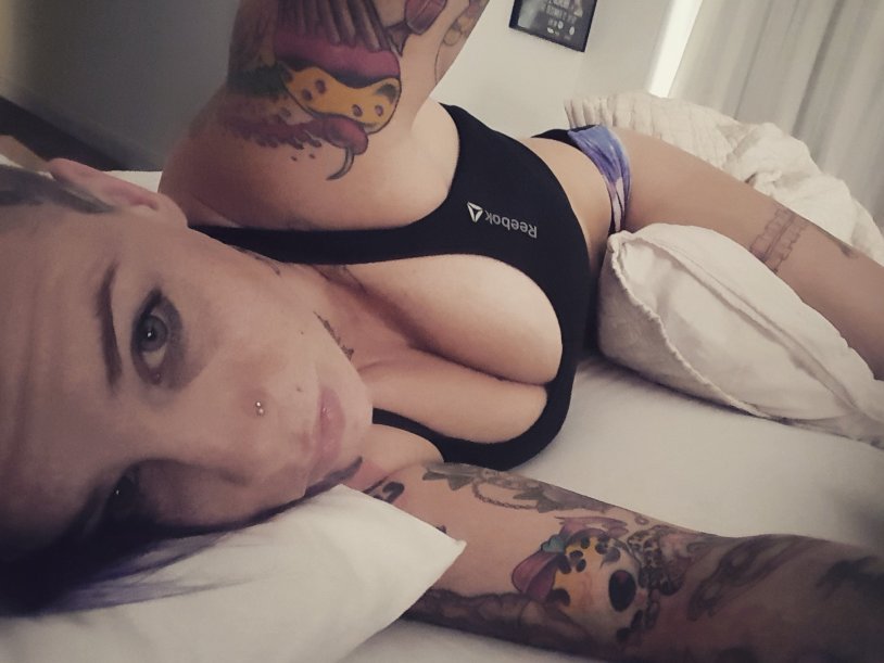 Pictures of girls without clothes