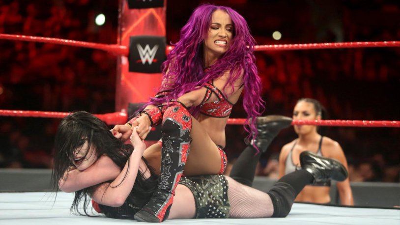 Sasha Banks Mandalorets 2