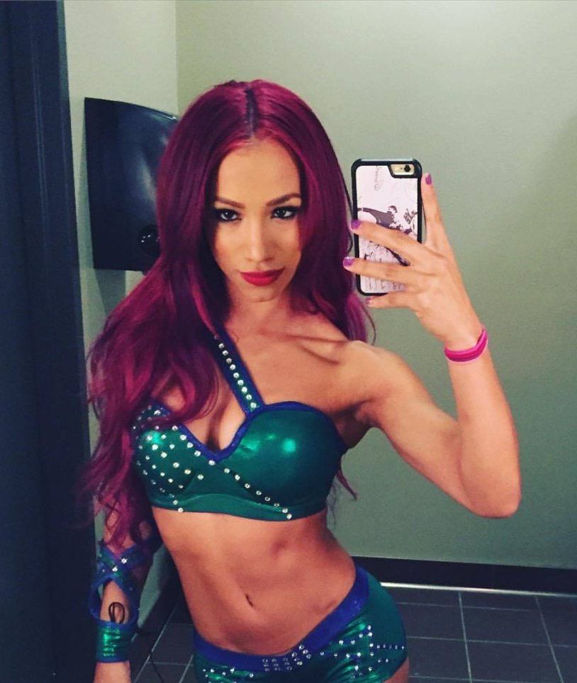 Sasha Banks biceps