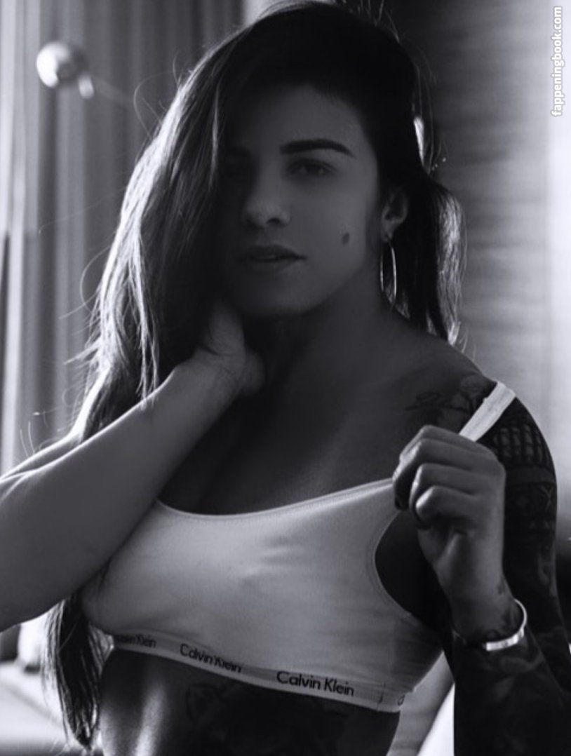 Onley fans Claudia Hadeli Plum