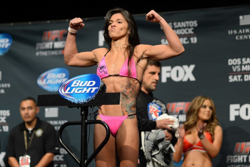 Cláudia Gadelha Feet