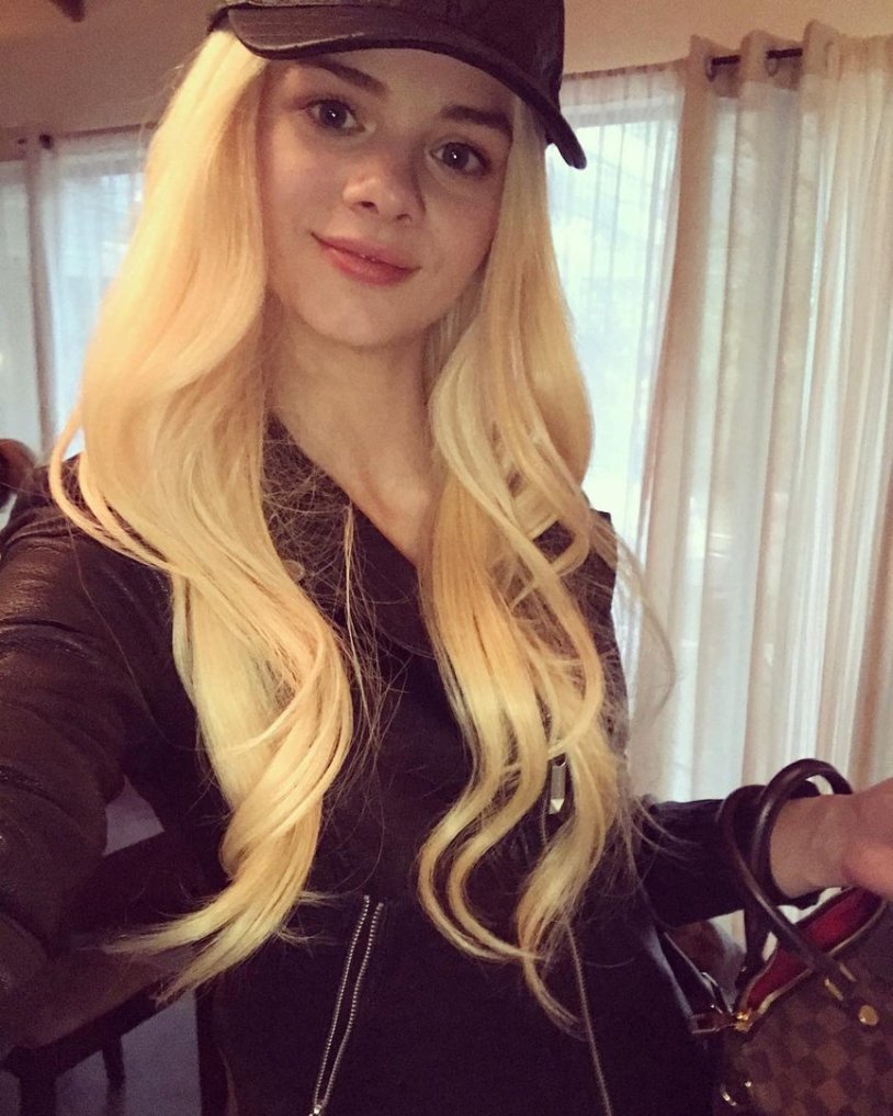 Elsa Jean / Striptease