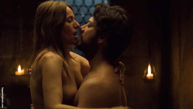 Izicar Iteeno bed scene