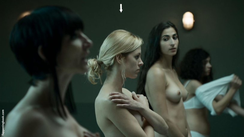 Alba Flores Nudozhnka