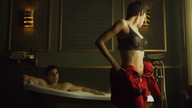 Georgina Amoros is naked