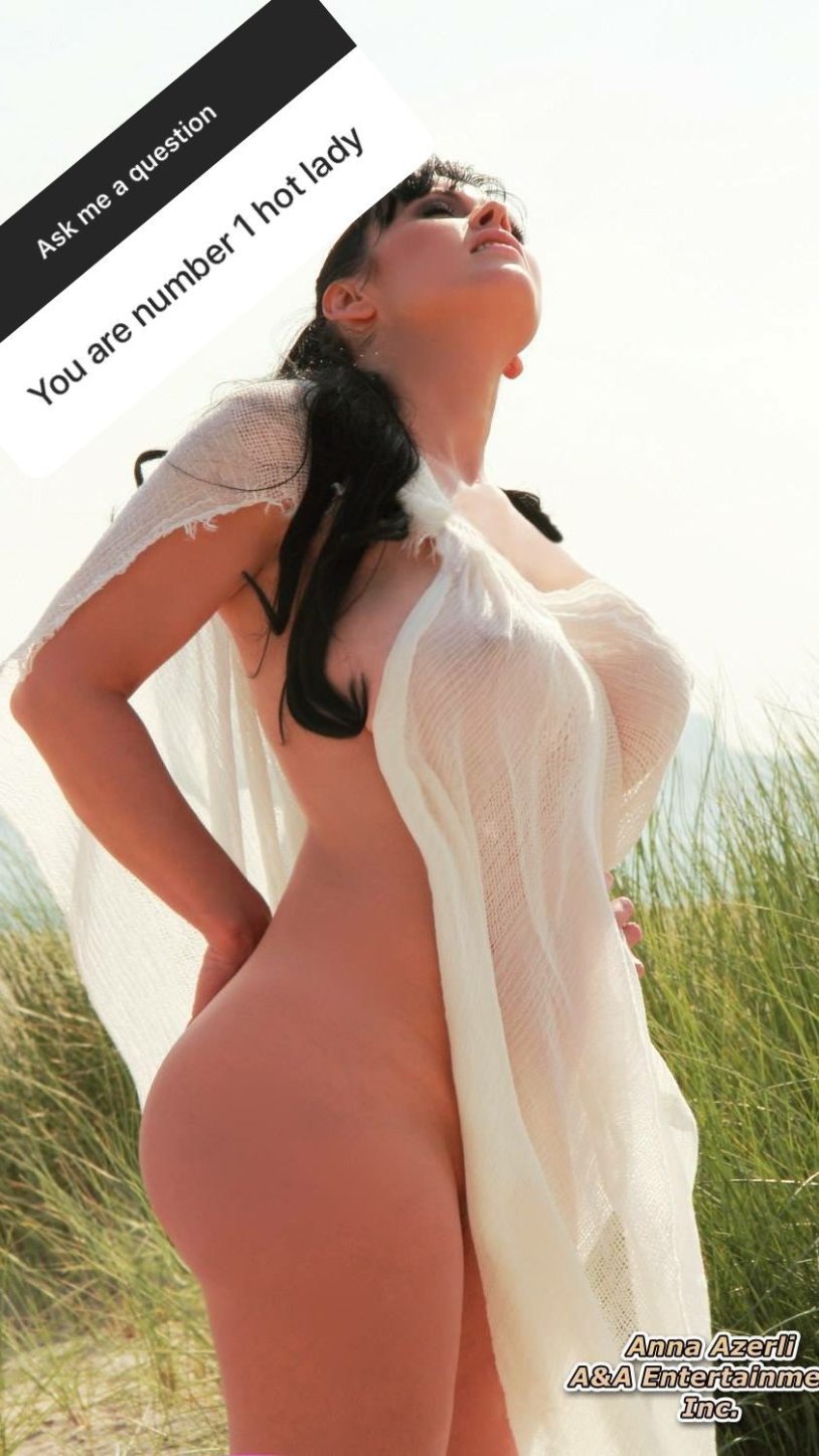 Anna Azerly Pornstar striptease