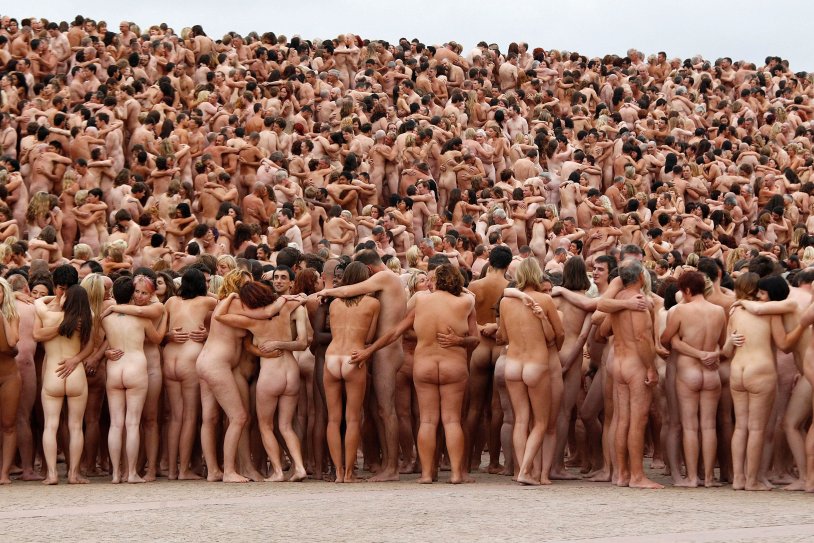 A lot of naked women