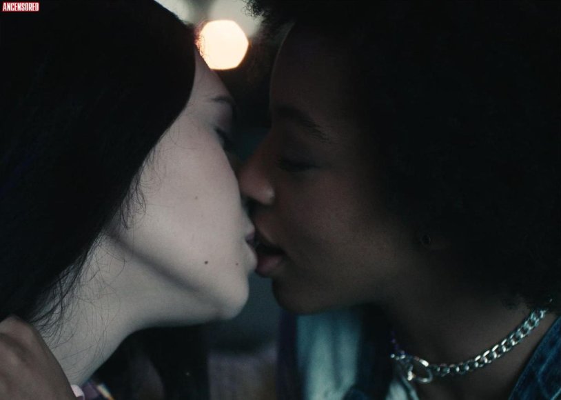 Nicole Embert Maines Naked