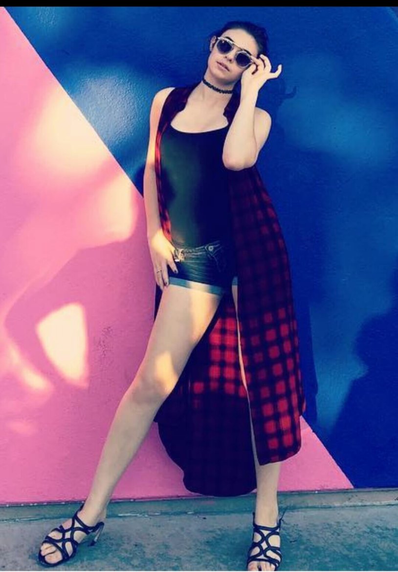 Nicole Mitchell (@mitchellnikole)