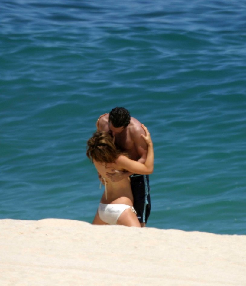 Kate Bekinsale in bikini