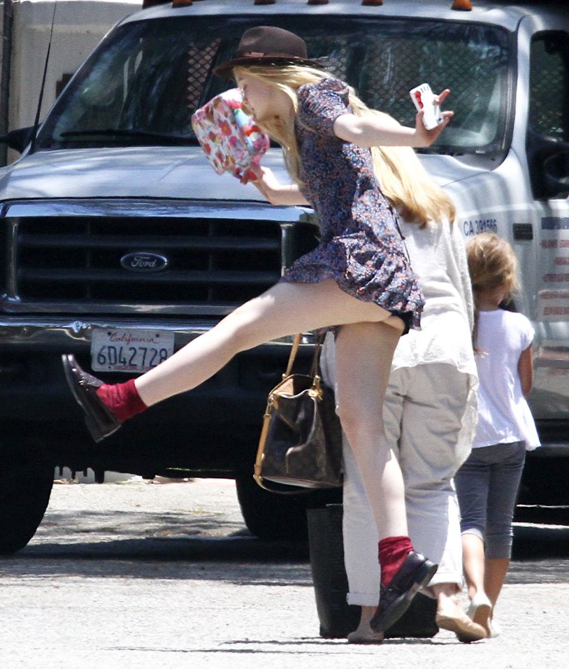 El Fanning Legs