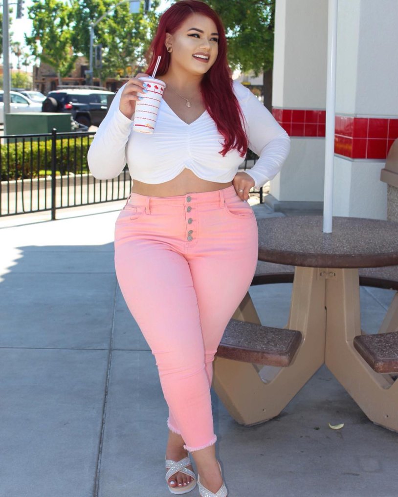 Model plus saz Mila Kuznetsova