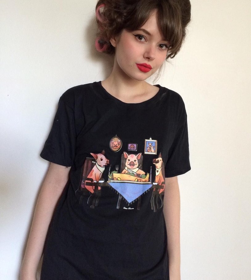 Young Monique Alice Bouurscheid legs