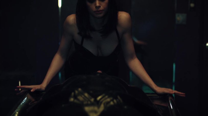 Conor Leslie on a chain