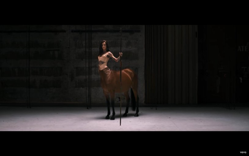 Jennifer Lawrence (passengers) Scene