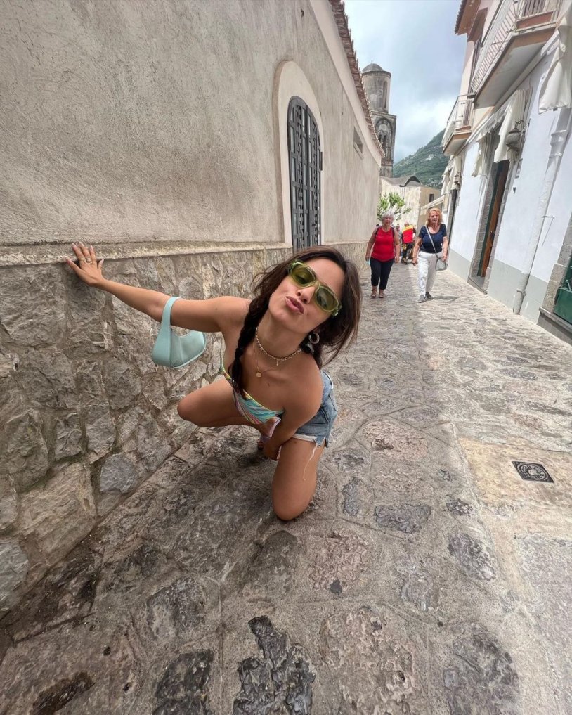 Camila Cabello paparazzi