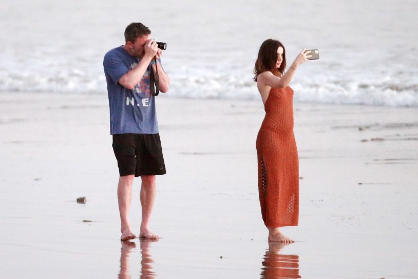 Ben Affleck and Anna de Armas photo on the beach