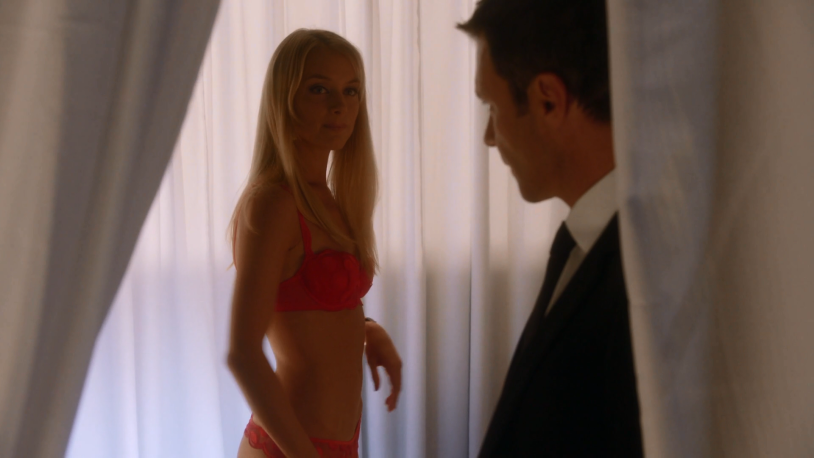 Anna Pakuin in underwear