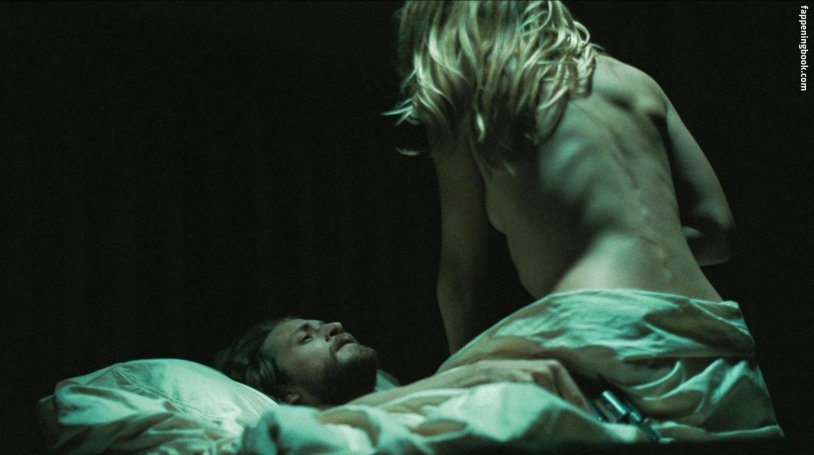 Alone tal in underwear