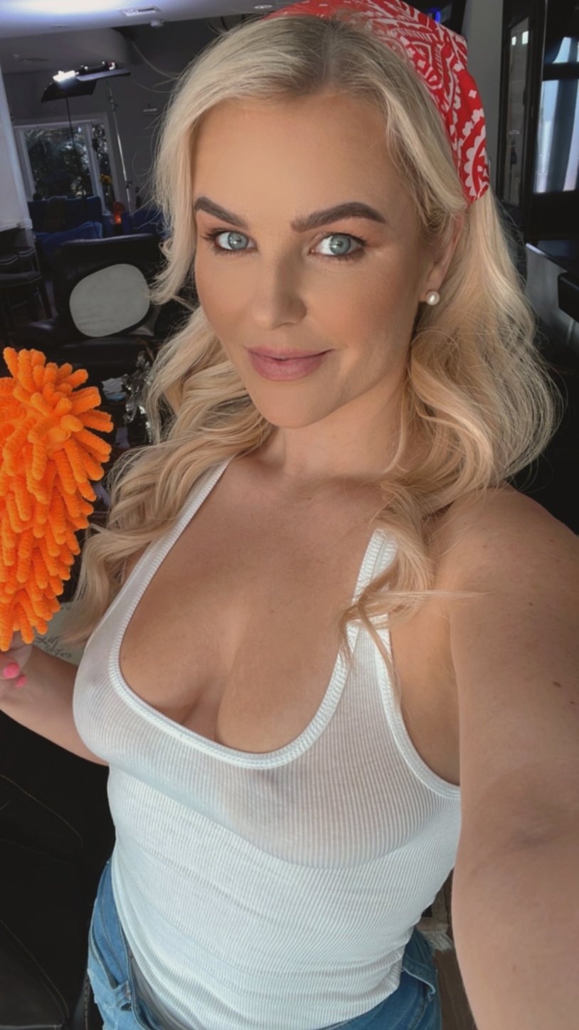 Victoria Grace Slimthick