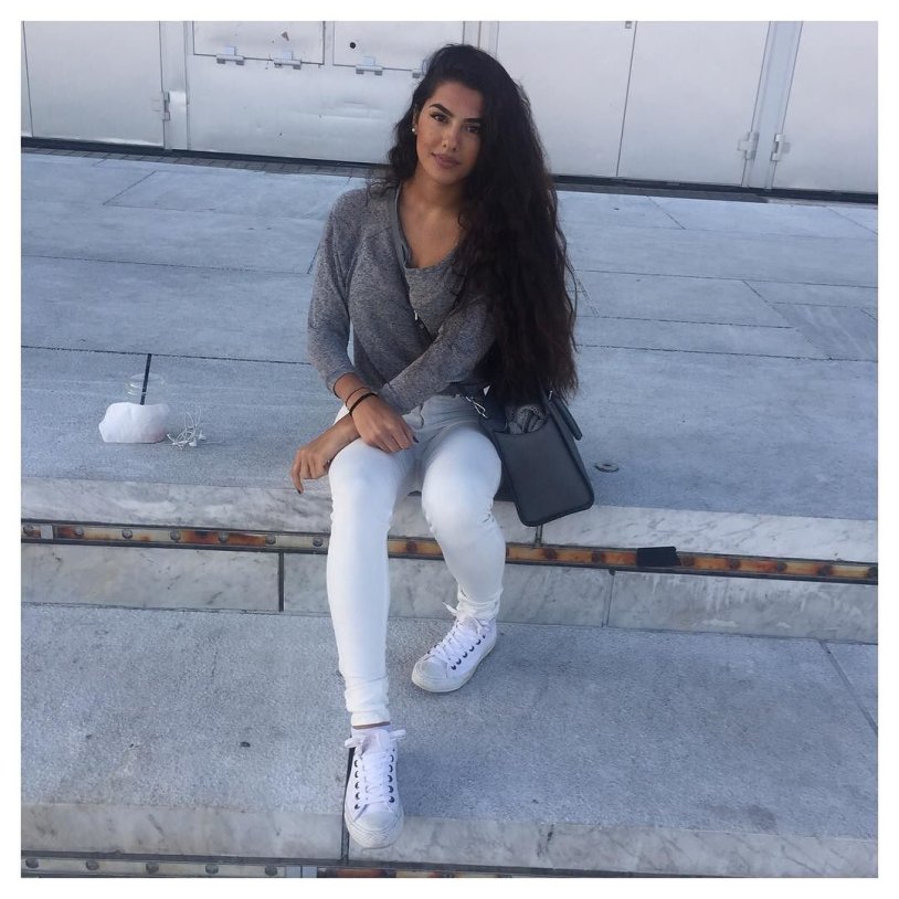 Interactive Pregnant 2b (2019)