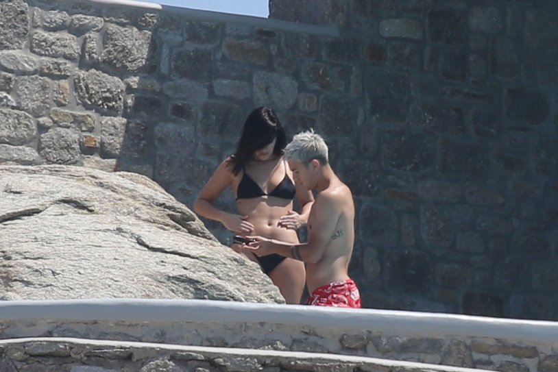 Oriana Sabatini hot with a guy