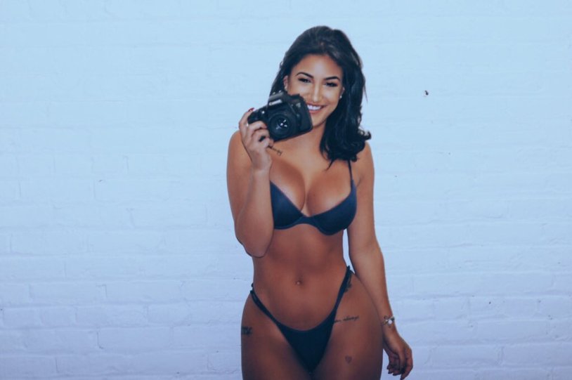 Ero Comics with Alissa Milano