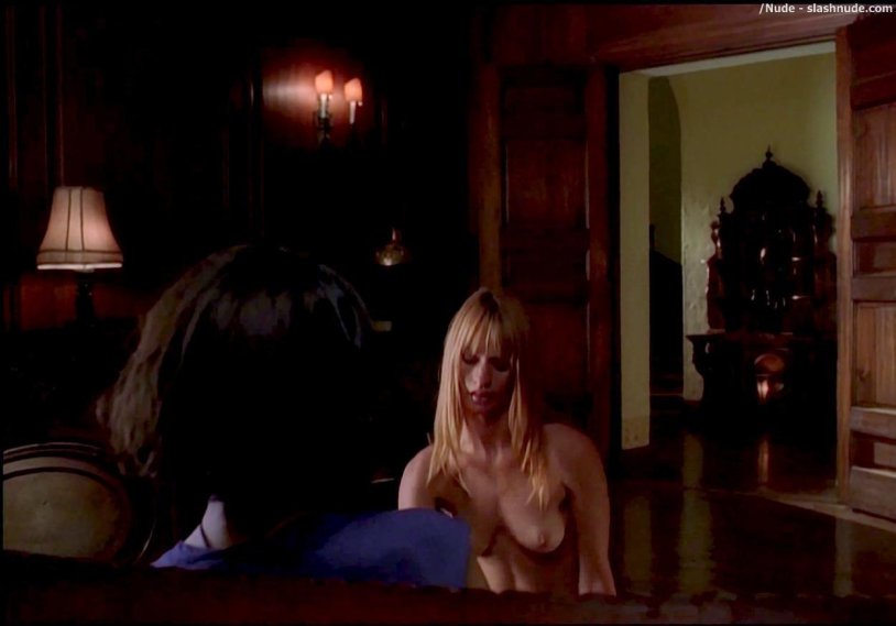 Cameron Richardson striptease