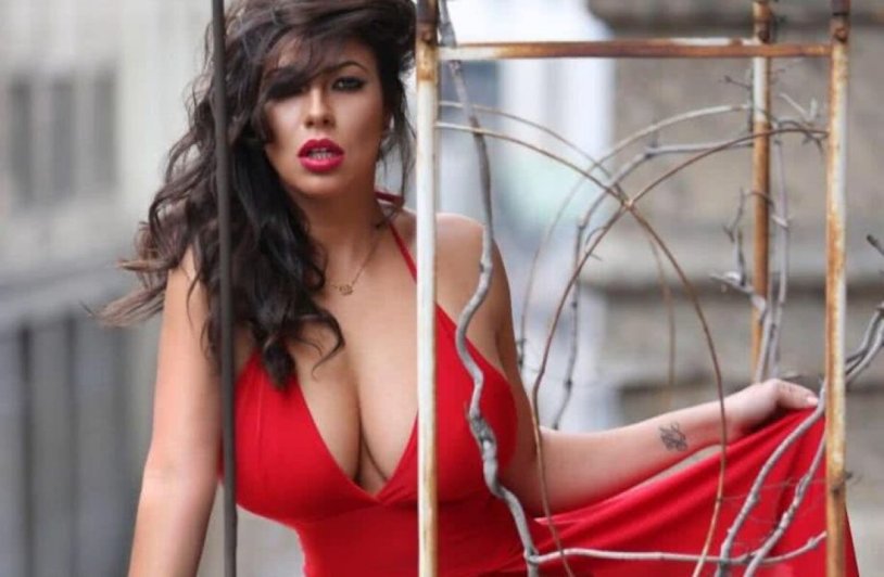 Fabiana Britto in bikini