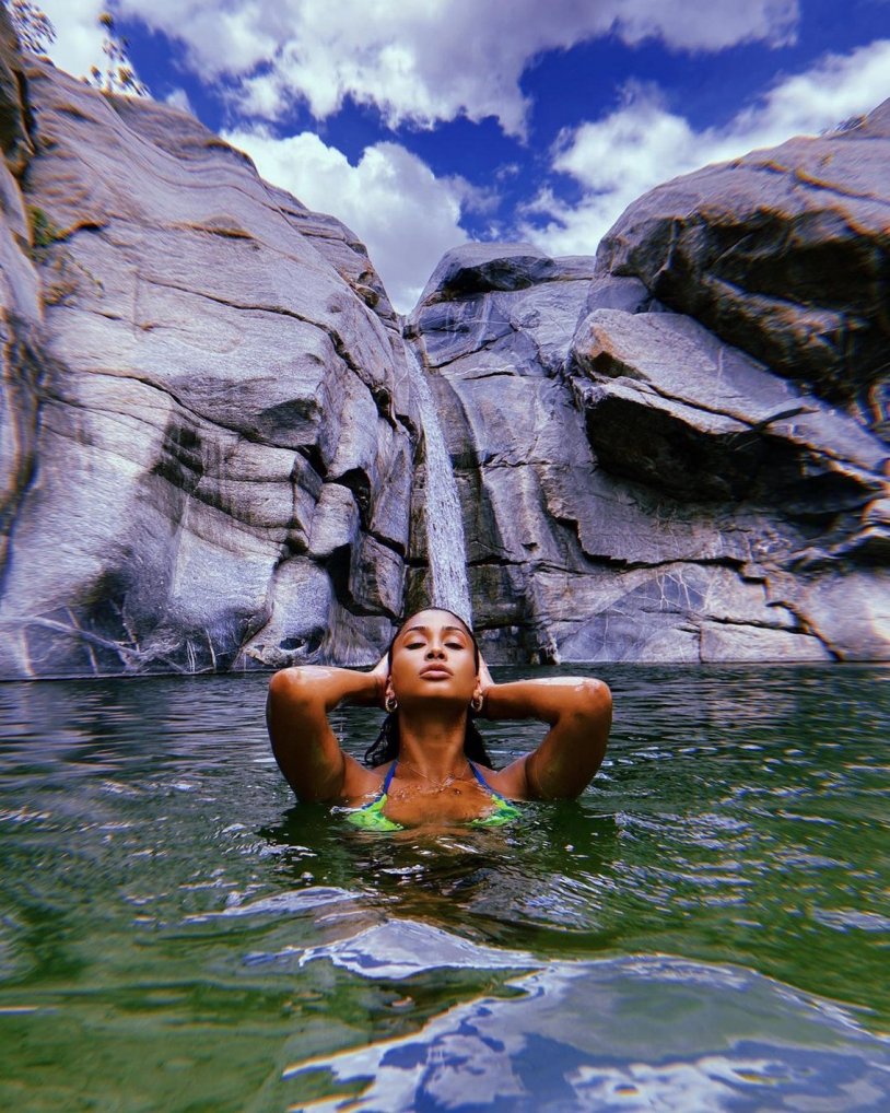 Photoshoot at the waterfall