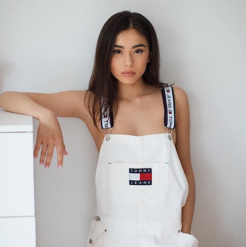 Kiara mia American porn actress