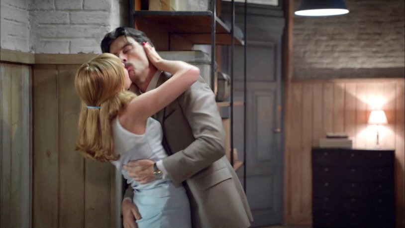 Film where is the girl Clara and the guy Mateo