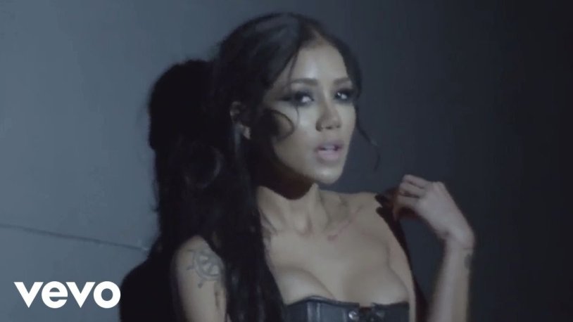 Jhene Aiko London Bridge