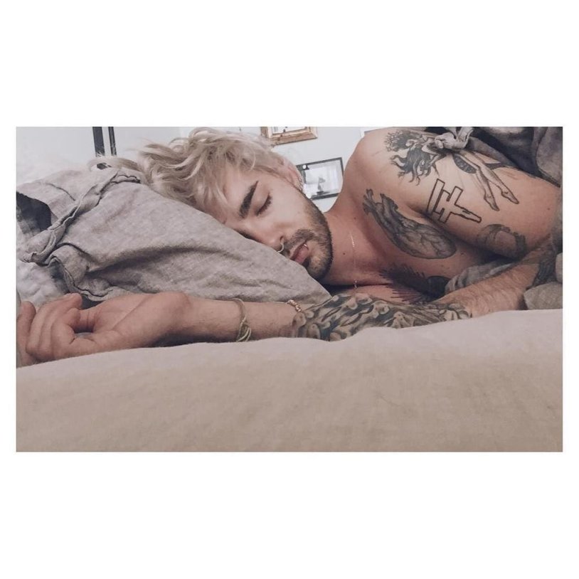 Heidi Klum and Tom Kaulitz on the beach