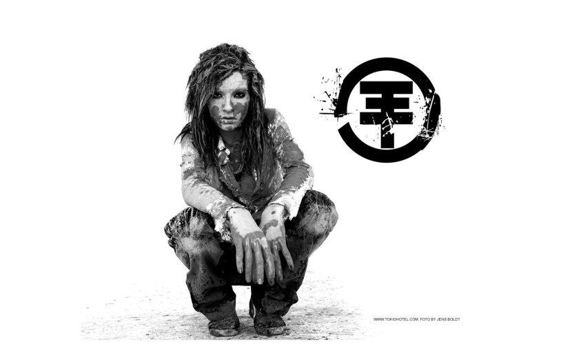 Tokyo wanted Bill Wallpaper