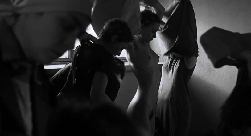 Embet Davidz Naked in Cinema