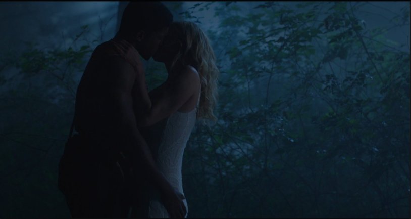 Elizabeth Banks is hot