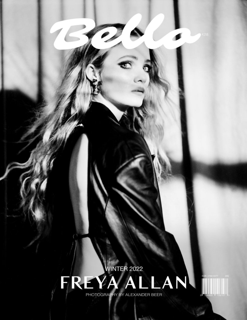 Freya Allan 2022
