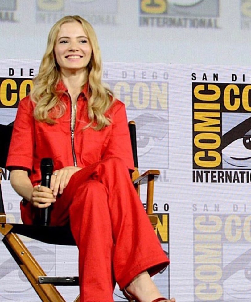 Freya Allan Comic Con