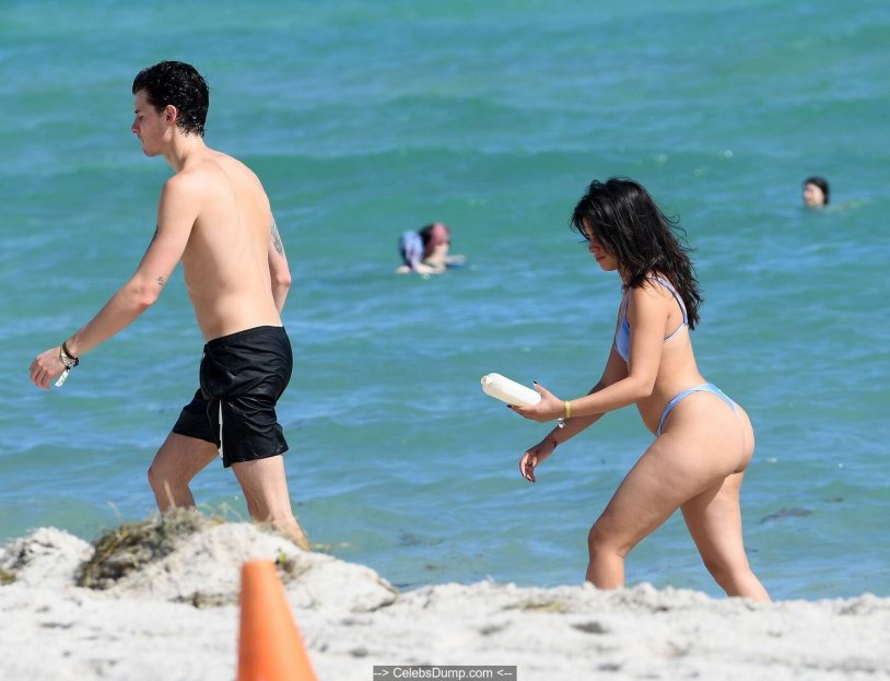 Camila Cabello Paparazzi 2022