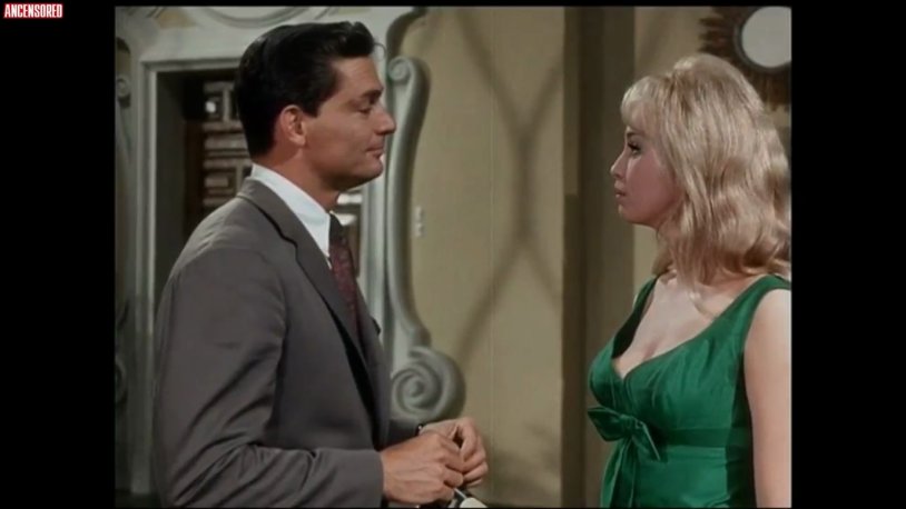 Brazilian presenter Barbara Francesco