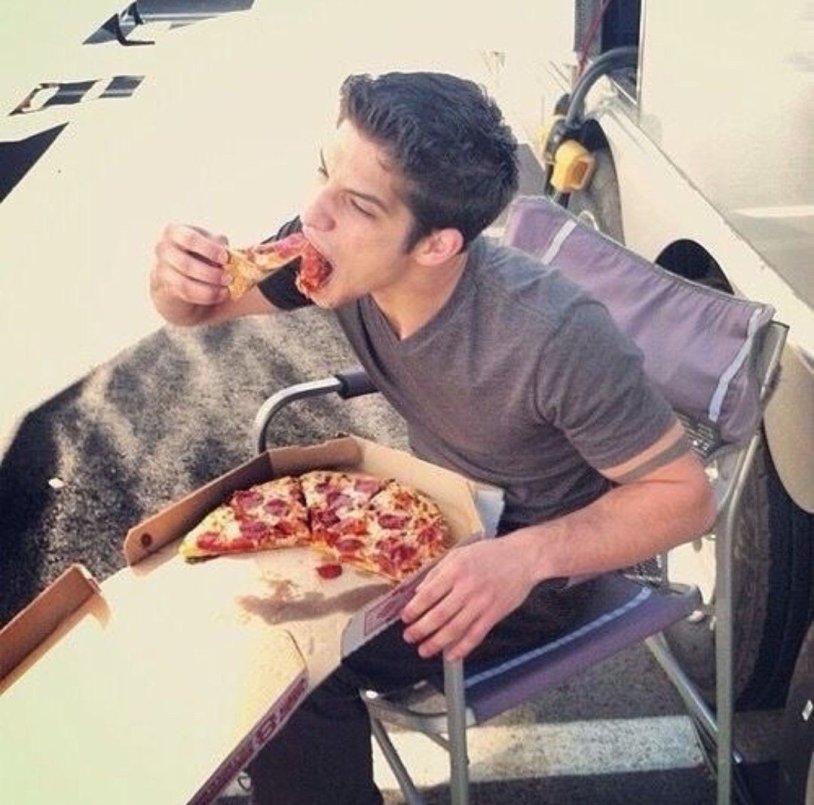 Bella Thorne and Tyler Uzi