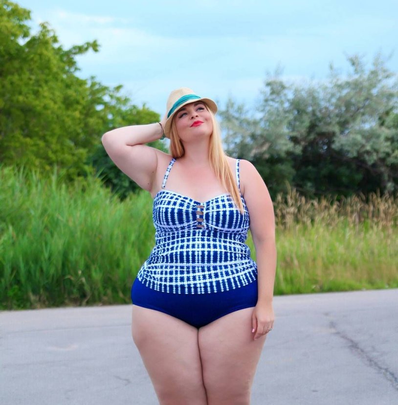 Katerina Stroganova model plus saz