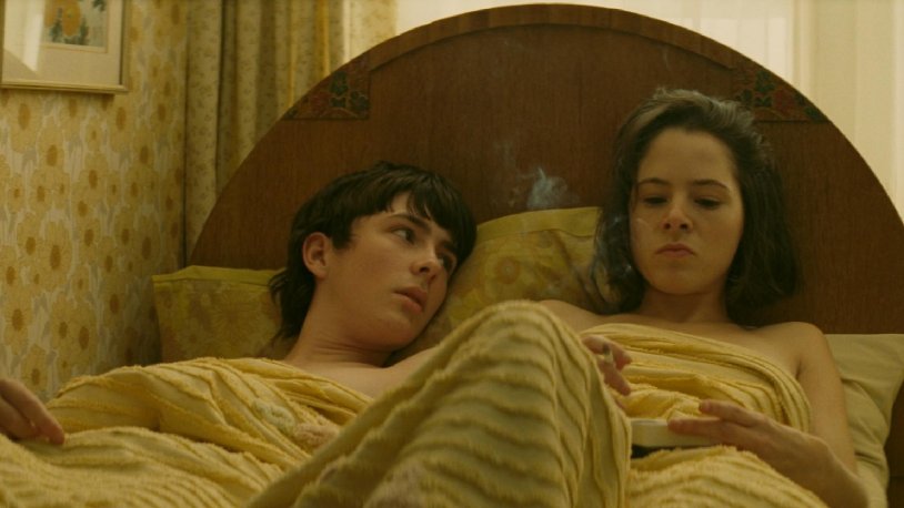 Morons in the scene of Lesbian