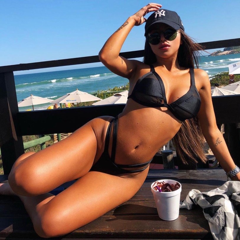 Bianca Anchieta Latex