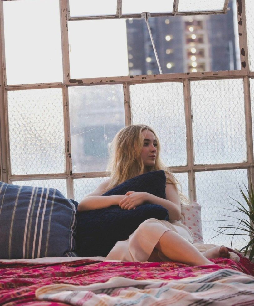 Sabrina Carpenter hot photos