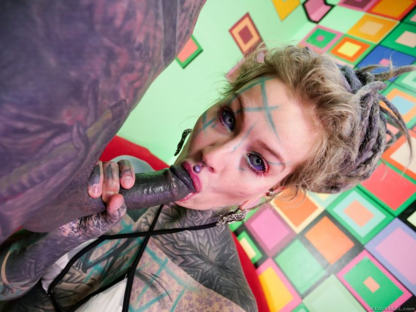 Anuskatzz giada cum in anal